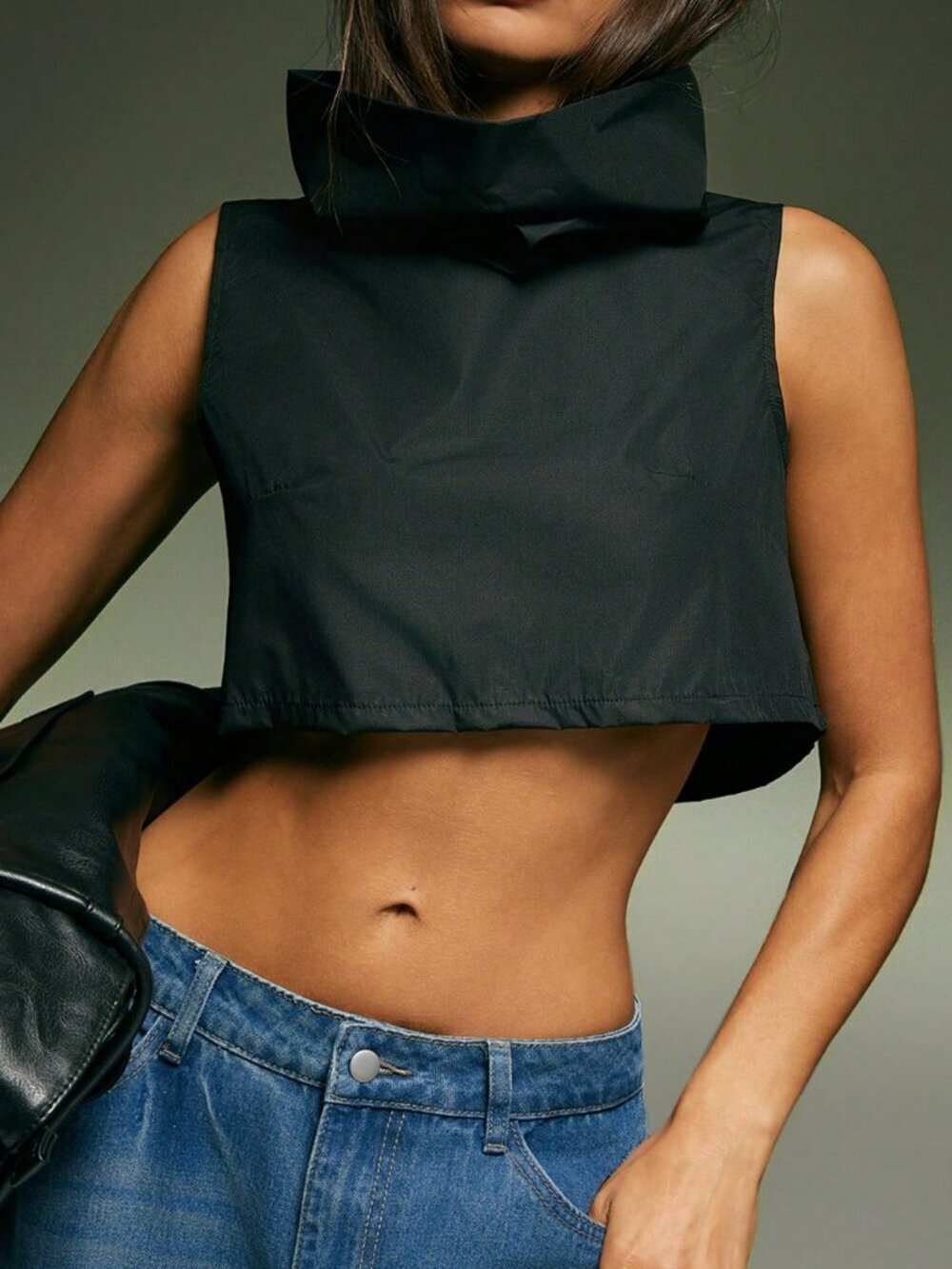 Black Casual Women's Cropped Sleeveless Exaggerated Neck Top